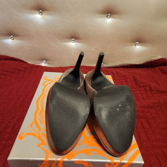 Women's size 6.5 Pewter Pumps - Picture 4 of 4